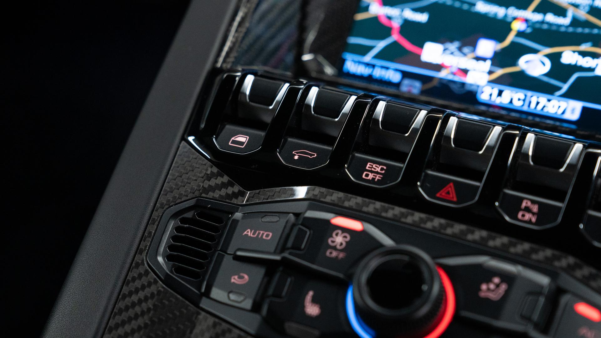 LAMBORGHINI Aventador Photo d47324f5-b2b3-4693-bab4-5fe0dbfaf4d6.jpg