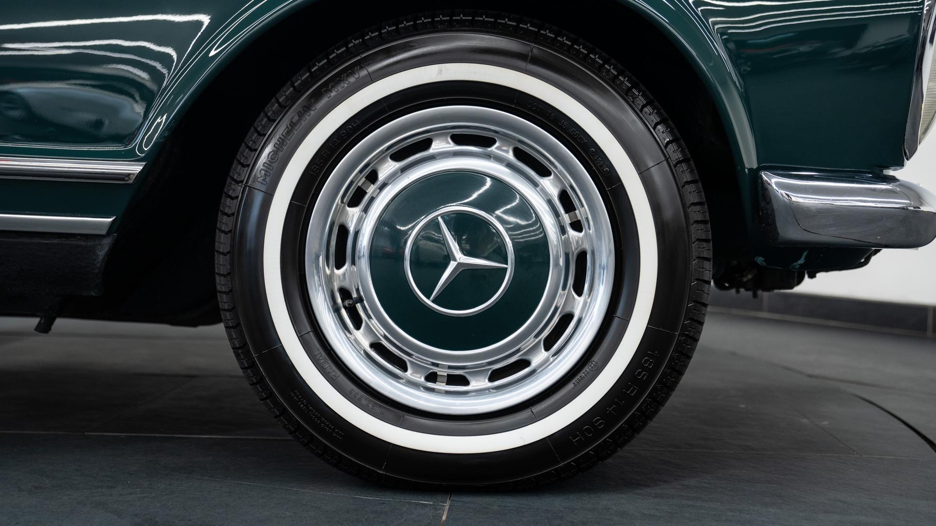 Mercedes-Benz 280 SL Photo d4838e58-8c40-46c1-af5d-9d840c834877.jpg