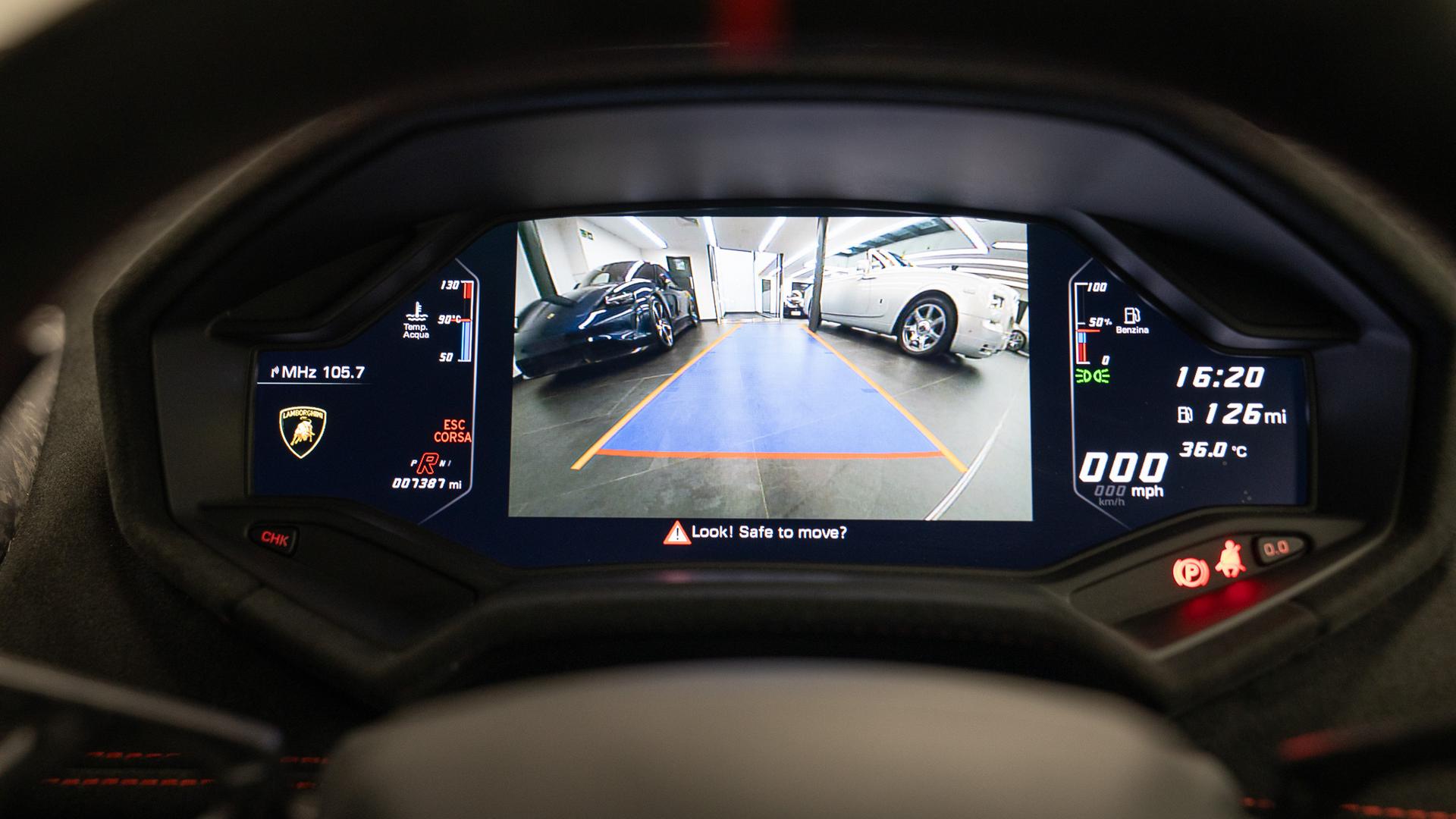 LAMBORGHINI Huracan Photo d484580f-ac95-4728-b171-c6624de4f6af.jpg