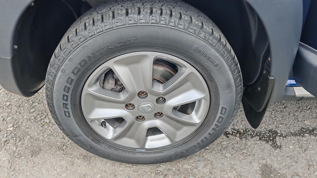 Used Dacia Duster VO15EXN 36