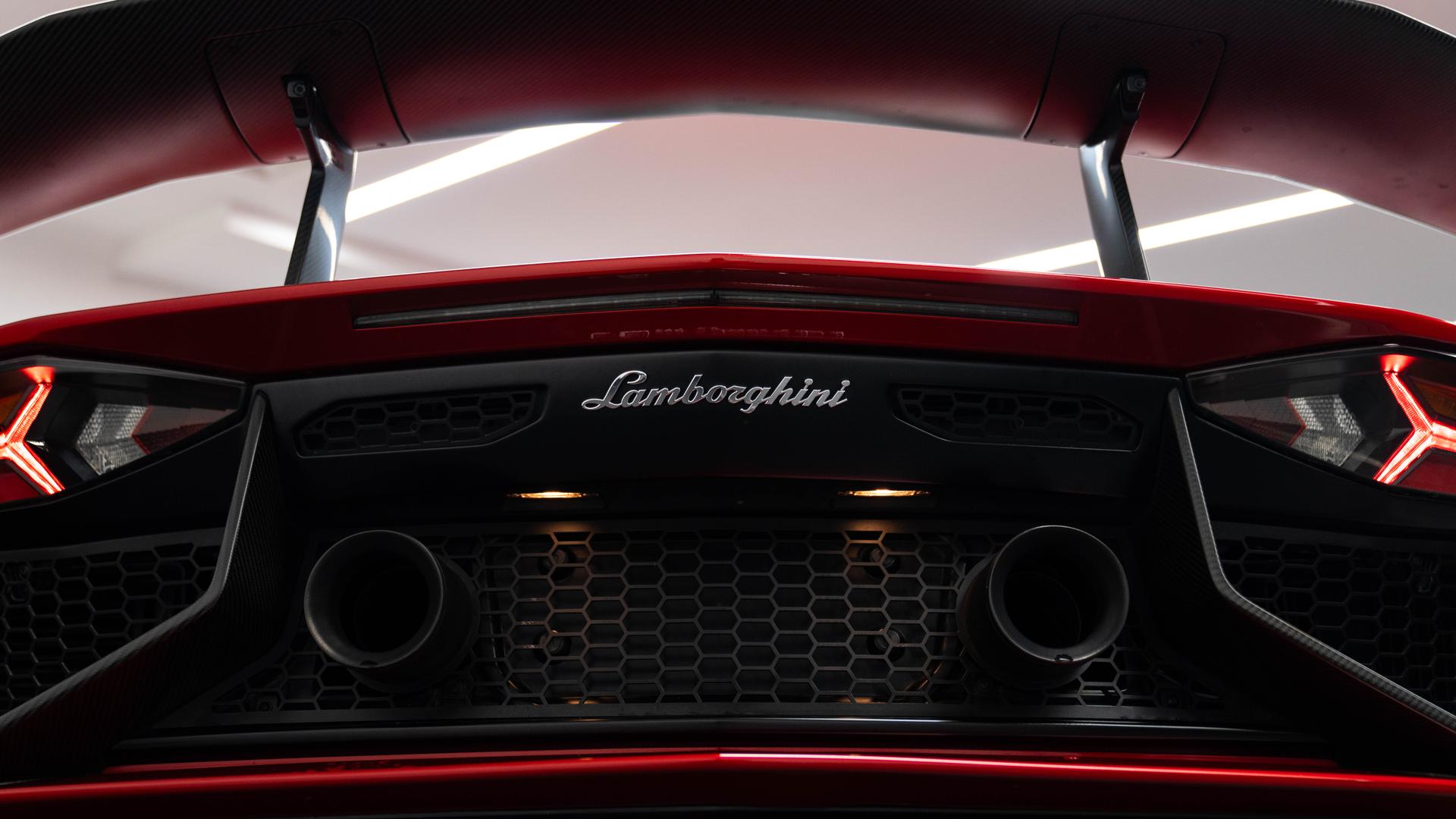 LAMBORGHINI Aventador Photo d4996241-ba9a-4121-a5f9-fa1a6876ddb3.jpg