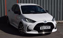 Toyota YARIS Photo 0