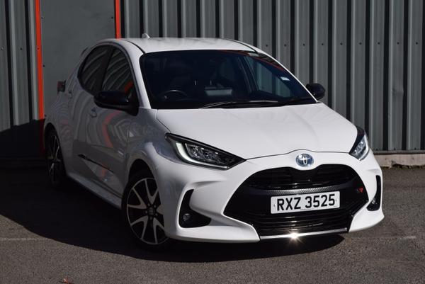 Used 2022 Toyota YARIS 1.5 Hybrid Dynamic 5dr CVT White at SERE Motors