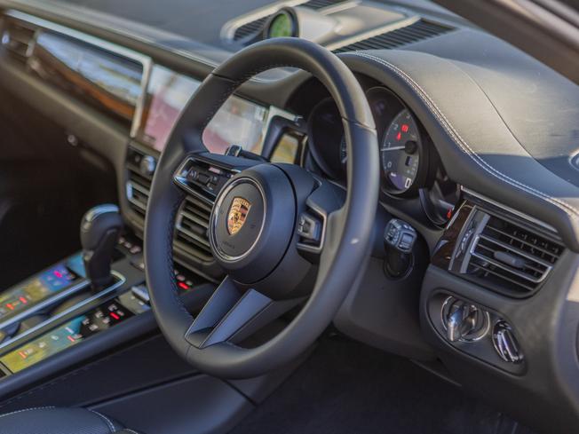 PORSCHE Macan Photo 8