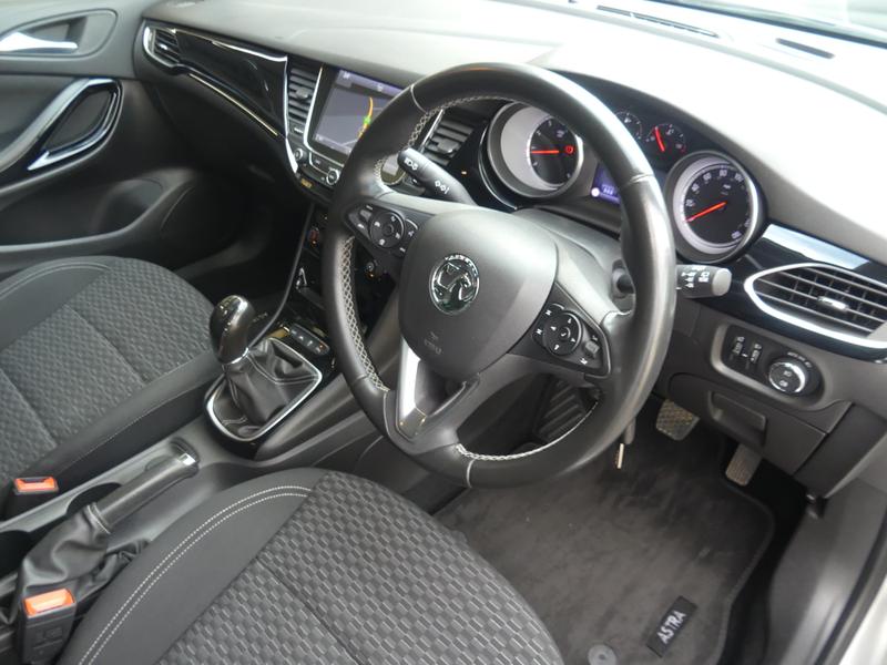 Vauxhall Astra Photo d4b5cdb2-fe73-4198-b8bf-903bc8cd98f8.jpg