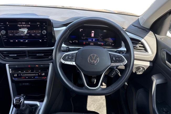 Volkswagen T-Roc Photo 13