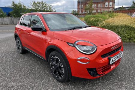 2024 fiat 600e 54kwh la prima suv 5dr electric auto (156 ps) 7,309 miles electric automatic 2024 cash £18,995 monthly £289.96 view... photo