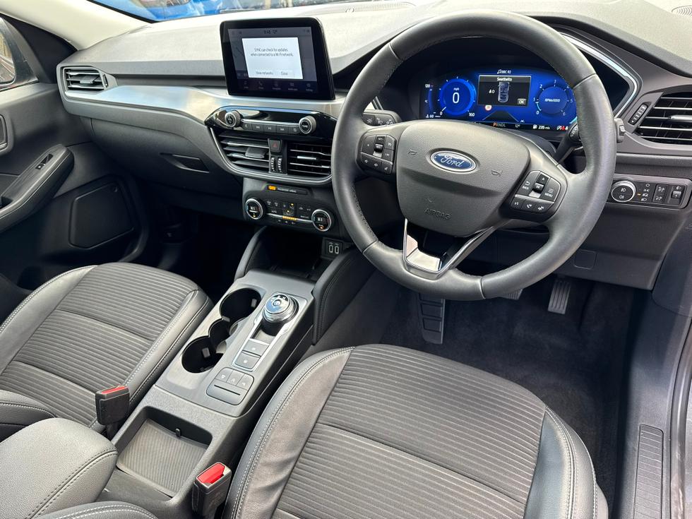 Ford Kuga Photo d4f4aa11-4720-4127-9b26-f8f0b68310f0.JPEG