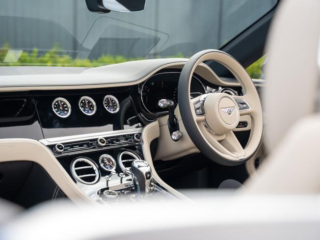 BENTLEY Continental GTC Photo 12