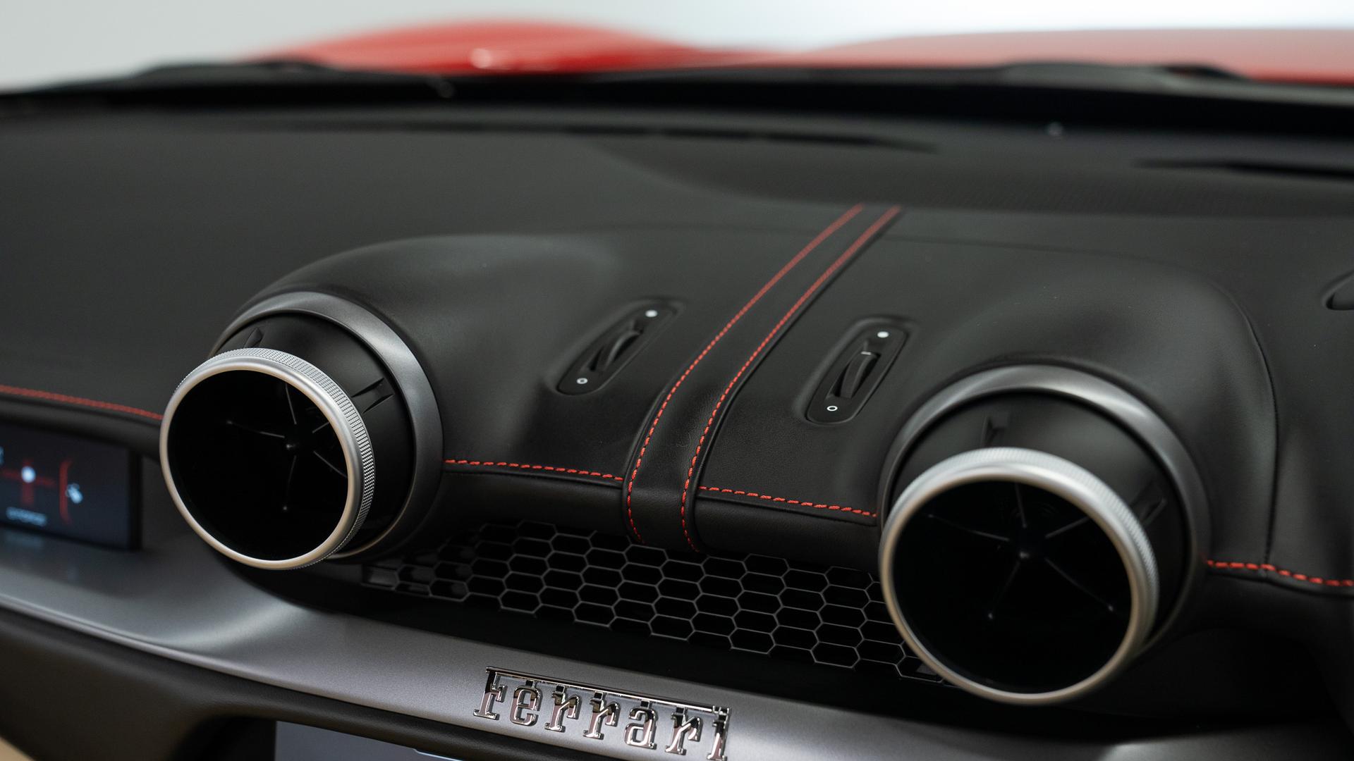 Ferrari Portofino Photo d50e24ec-cd7e-4f79-bf5f-34347aefa83c.jpg