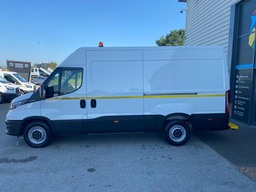 Iveco Daily Photo d5338b0f-d89a-4e75-a720-902eb9088b75.jpg