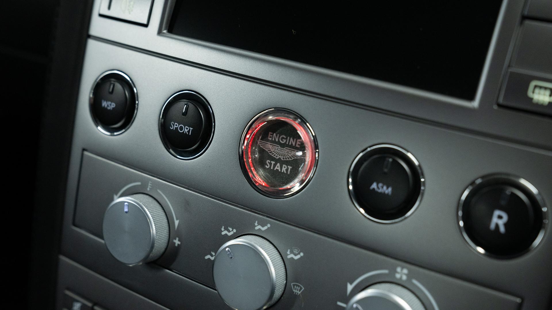 Aston Martin Vanquish Photo d55fe2b9-2d44-4eed-90f2-59658a5aefa6.jpg