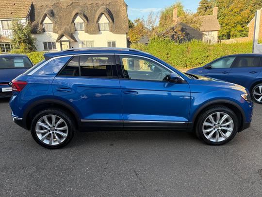 Volkswagen T-Roc Photo d56adf73-96fa-4e52-8e07-fcfbbea8dbdd.jpeg