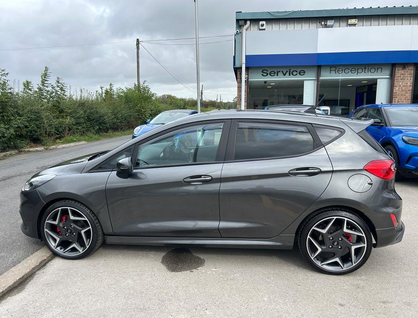 Ford Fiesta Photo d57d04c8-6e57-4dbb-a935-024b00b08ce4.jpg