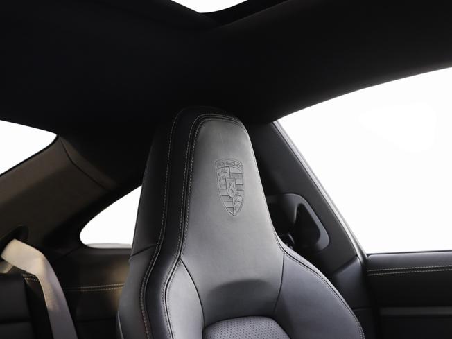 PORSCHE 911 Photo 18