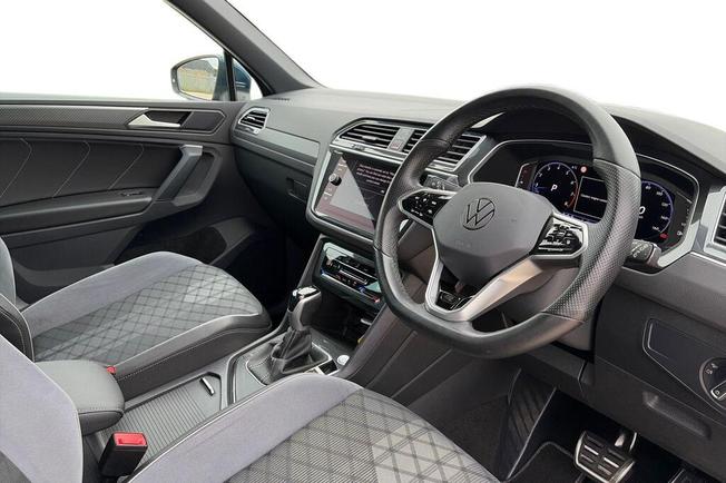 VOLKSWAGEN Tiguan Photo 8