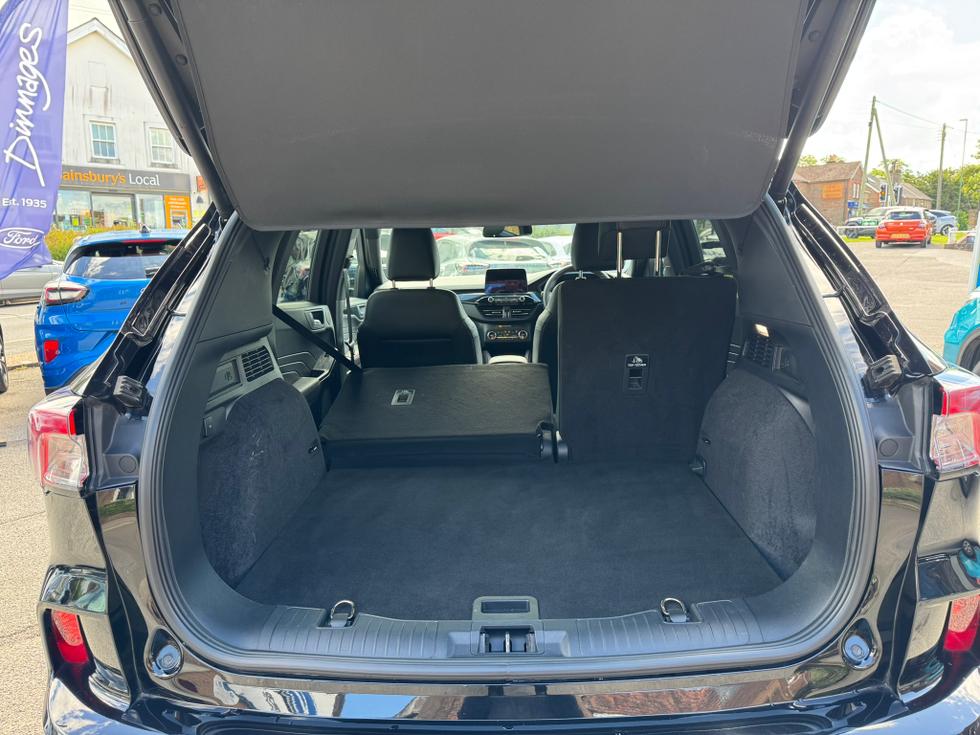 Ford Kuga Photo d59f07f9-5818-4659-8e9f-3f6e96c06403.JPEG