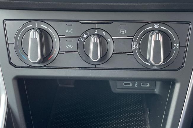 VOLKSWAGEN Polo Photo 36