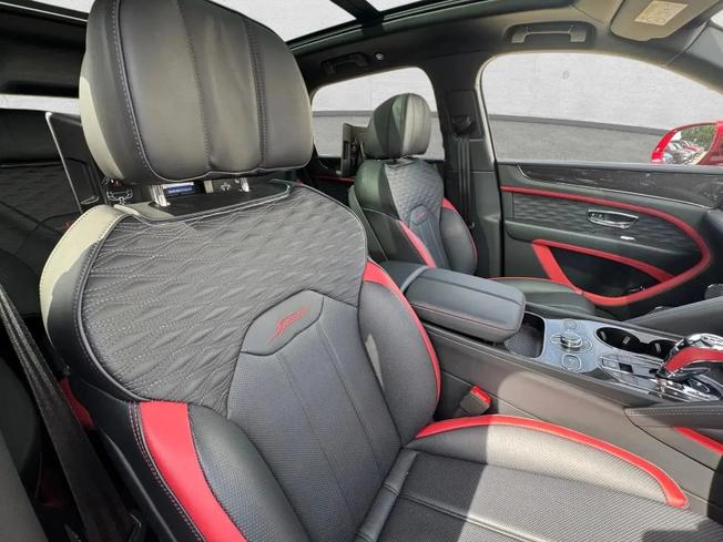 BENTLEY Bentayga Photo 8