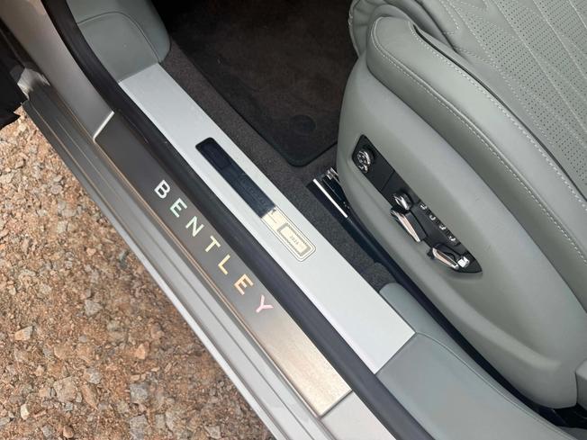 BENTLEY Flying Spur Photo 17