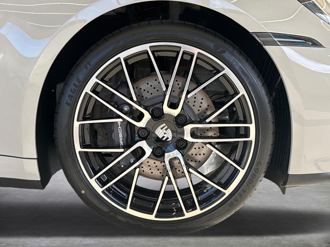 PORSCHE 911 Photo 9