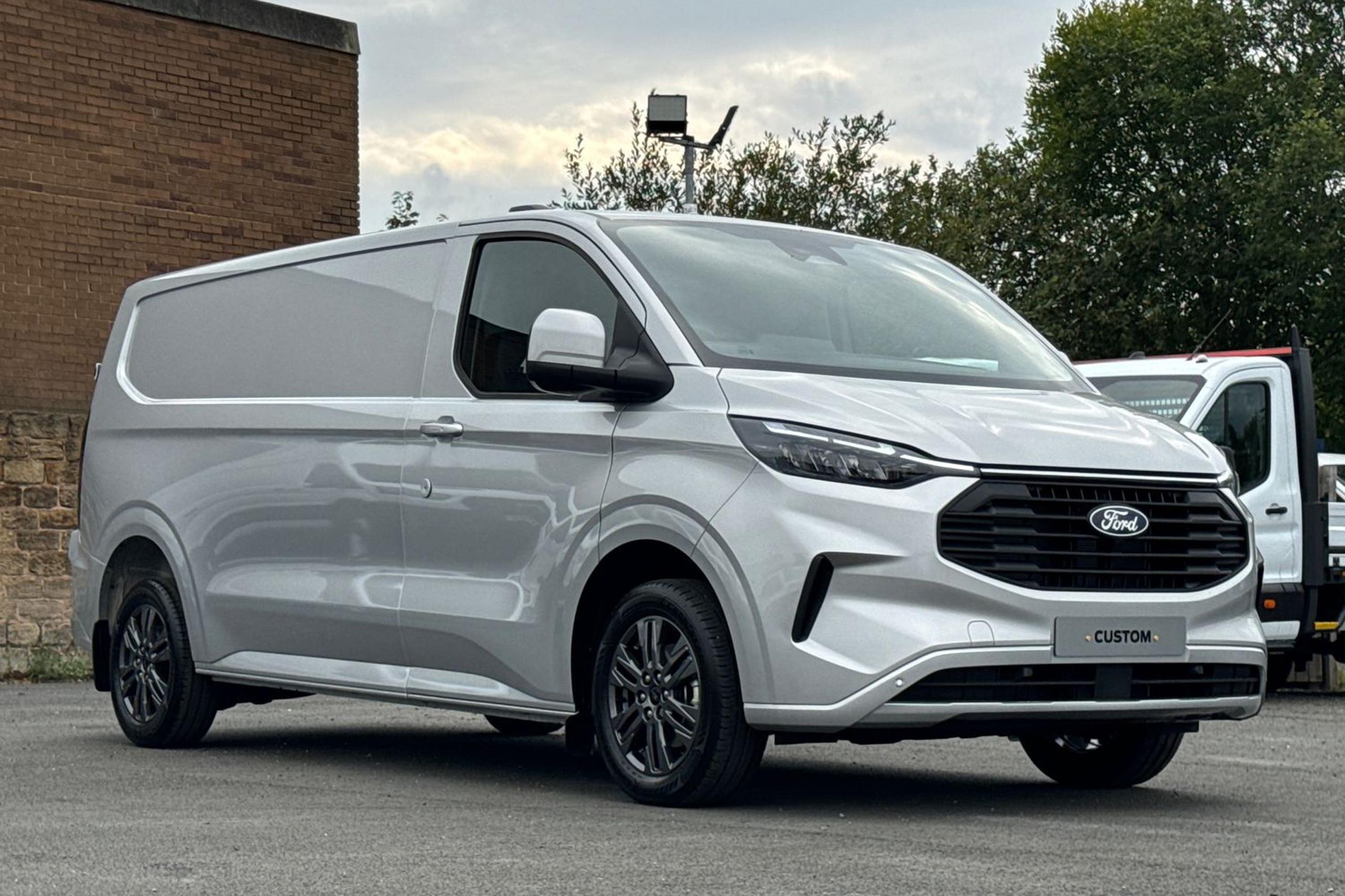 Ford TRANSIT CUSTOM Photo 32
