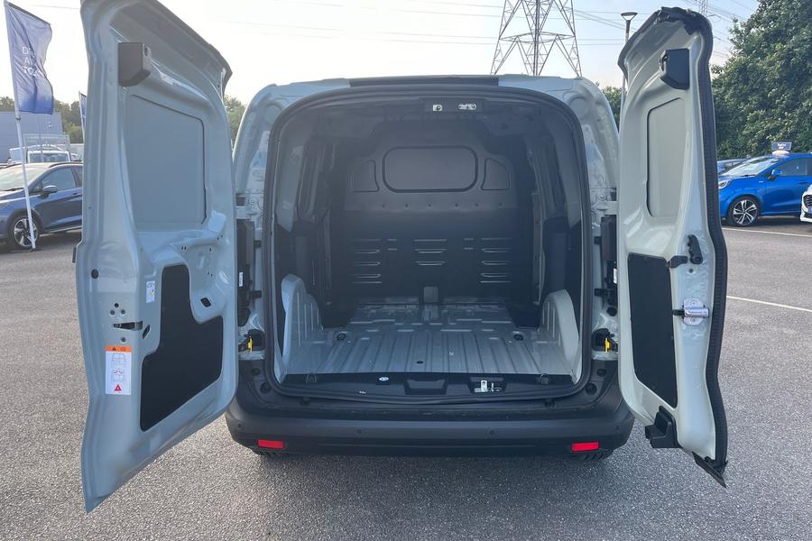 Ford TRANSIT COURIER Photo d5dde7f4-4e1f-43f5-b84a-dba86c989f8b.jpg