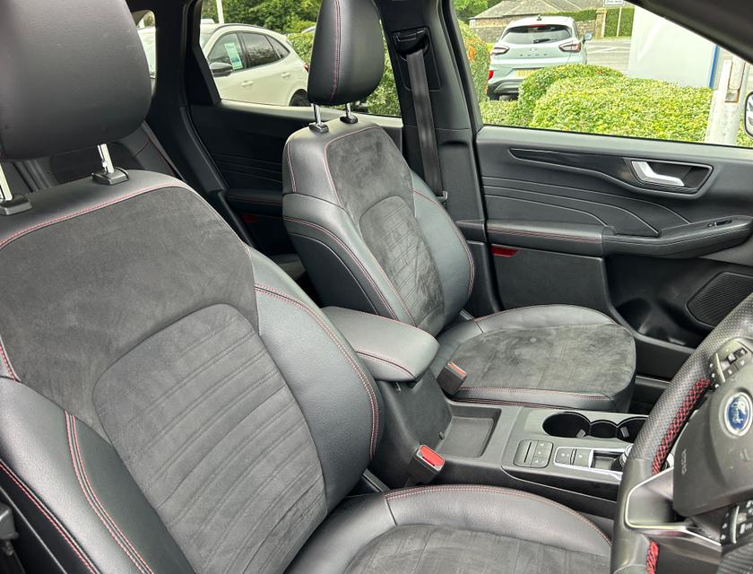 Ford Kuga Photo d5e038d3-cd93-4cdc-83e6-eda045ace7da.jpg