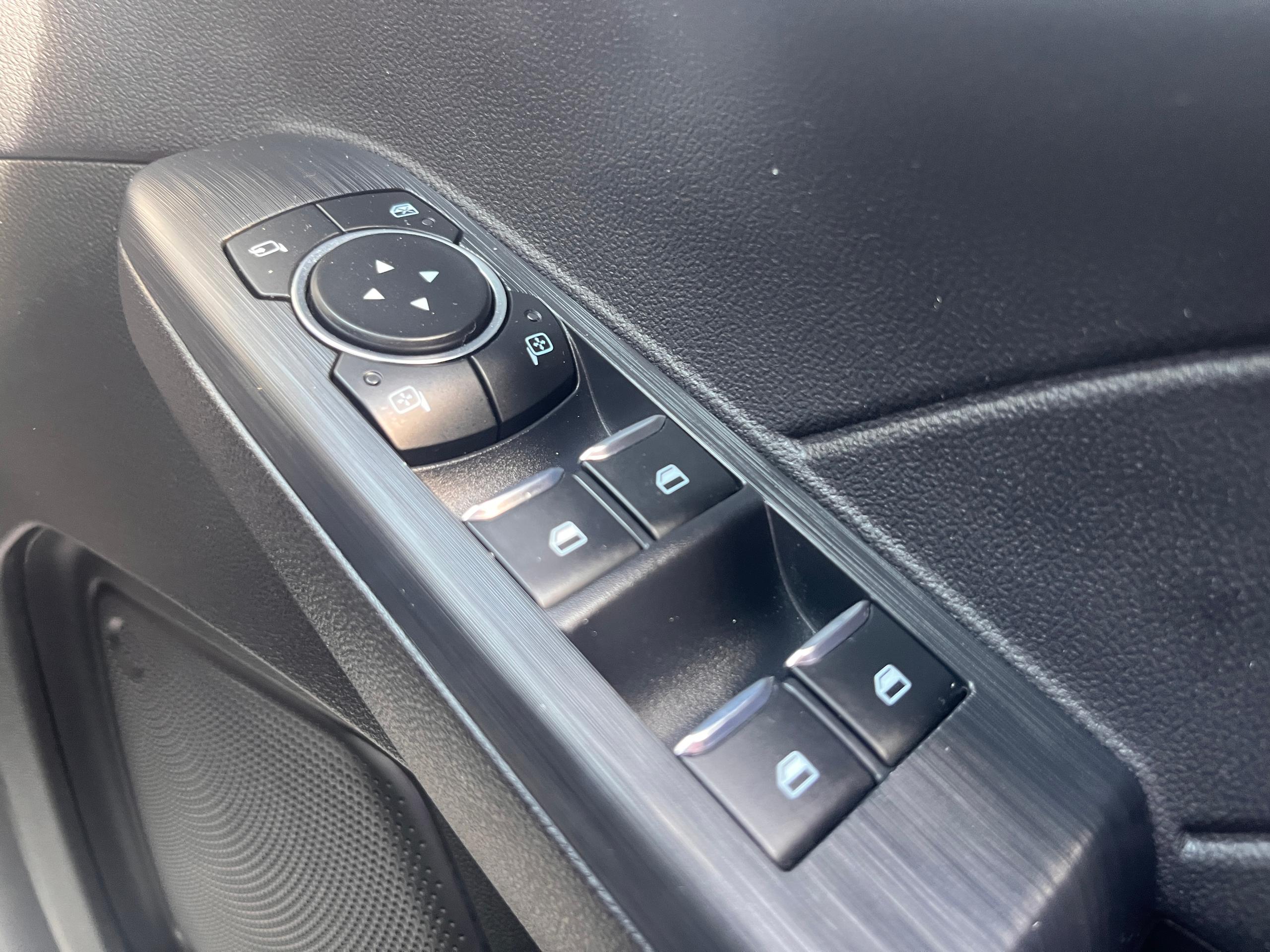 Used Ford KUGA AK74OMC 34