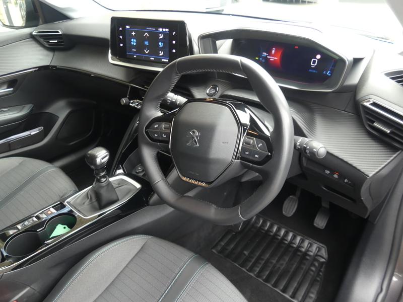 Peugeot 208 Photo d631e211-f43d-44b0-986f-e993b80ef539.jpg