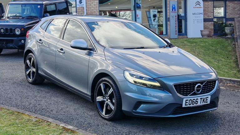 Used Volvo V40 EO66TKE 1