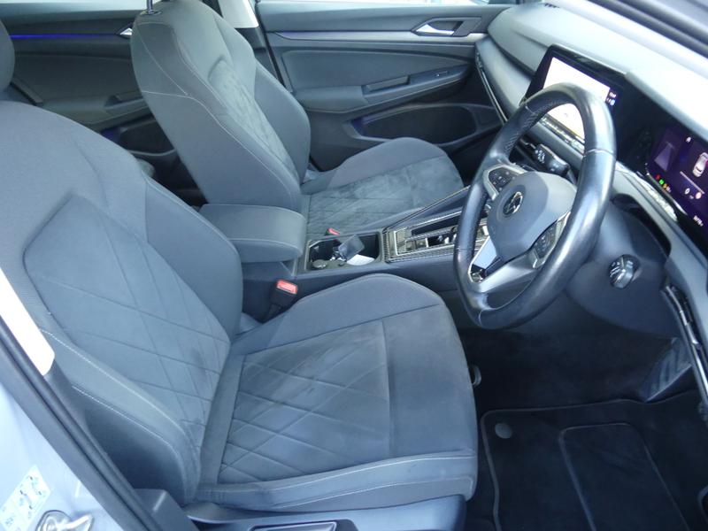 Volkswagen Golf Photo d64120a5-3f2f-444d-b0d4-aac12ef52a60.jpg