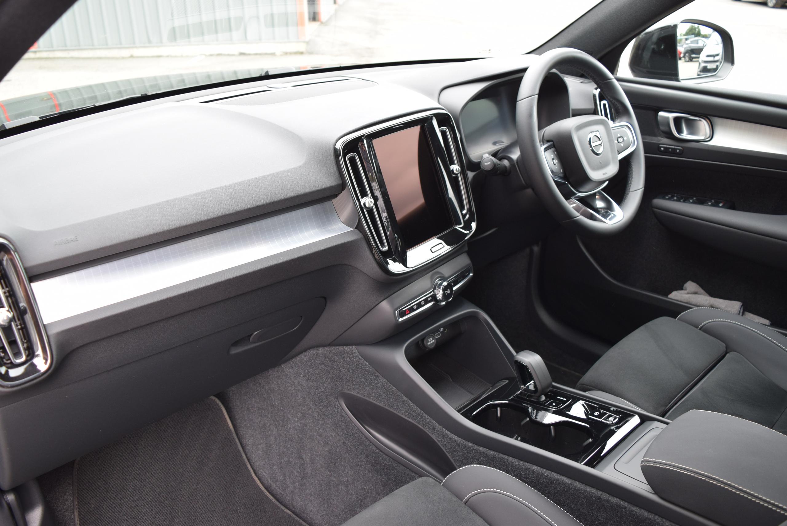 2026 VOLVO XC40 2.0 B4P Plus Dark 5dr Auto - vehicle photo 12 for sale on PureCar