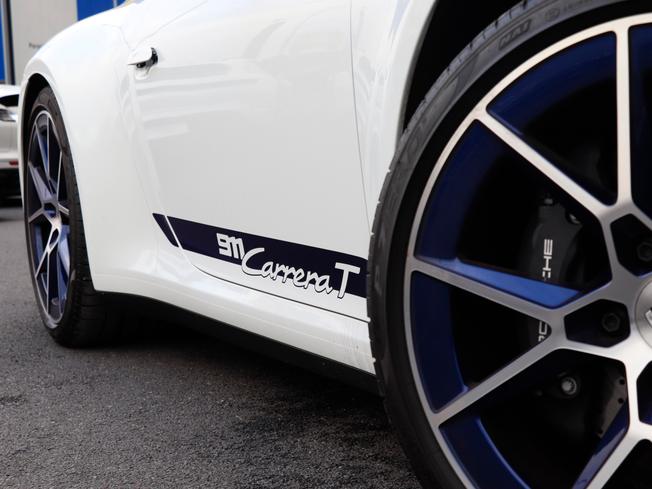 PORSCHE 911 Photo 8