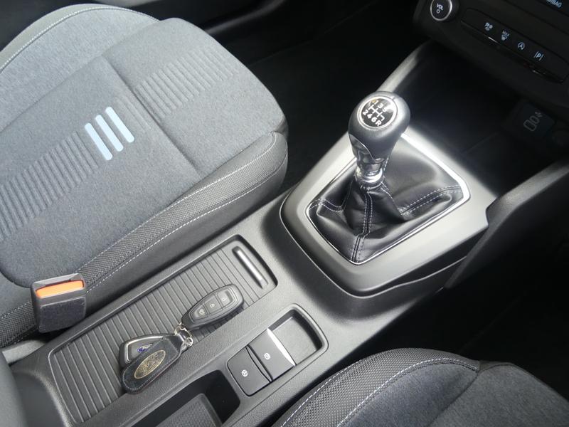 Ford Focus Photo d655f97f-eb7e-4d12-a715-7c4e90efa830.jpg