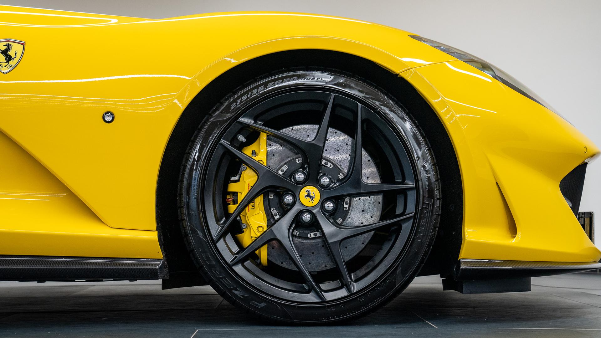 Ferrari 812 Photo d66821ac-4aba-4145-8e3a-4eaab24d2d70.jpg