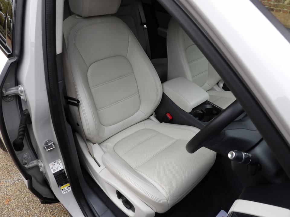 Used Jaguar E-PACE YK20UZL 4