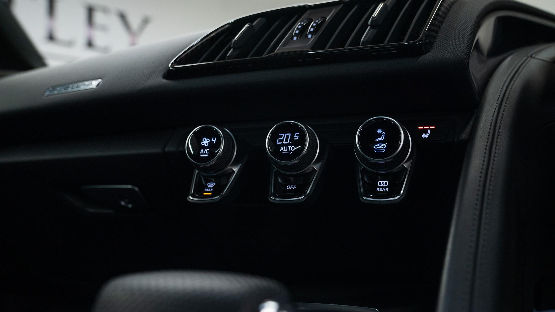 Audi R8 Photo d688a65b-d235-467c-b7ca-dcbf376bf7d2.jpg