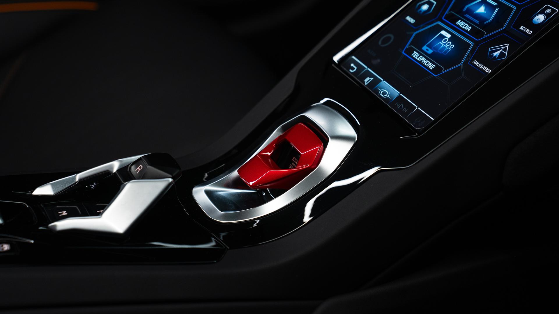 LAMBORGHINI Huracan Photo d68cd2ee-4414-44fd-969b-90ae98f14072.jpg