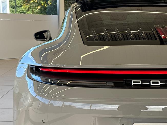 PORSCHE 911 Photo 23