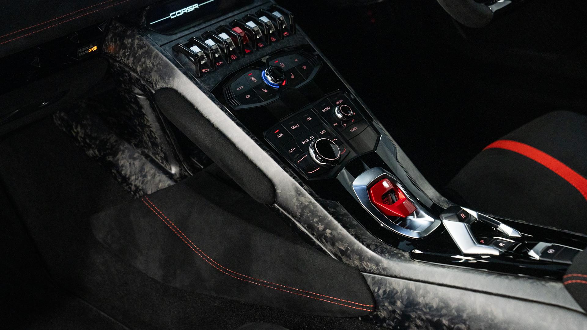 LAMBORGHINI Huracan Photo d6a68c11-f3d5-428f-bba9-f07e24463632.jpg