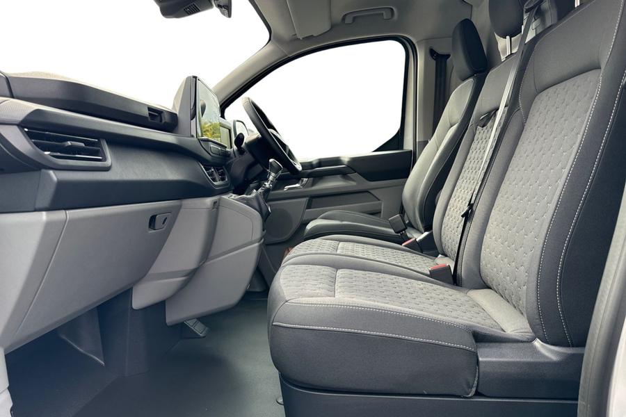 Ford TRANSIT CUSTOM Photo d6be7006-541d-484e-8671-be67c2f600a2.jpg
