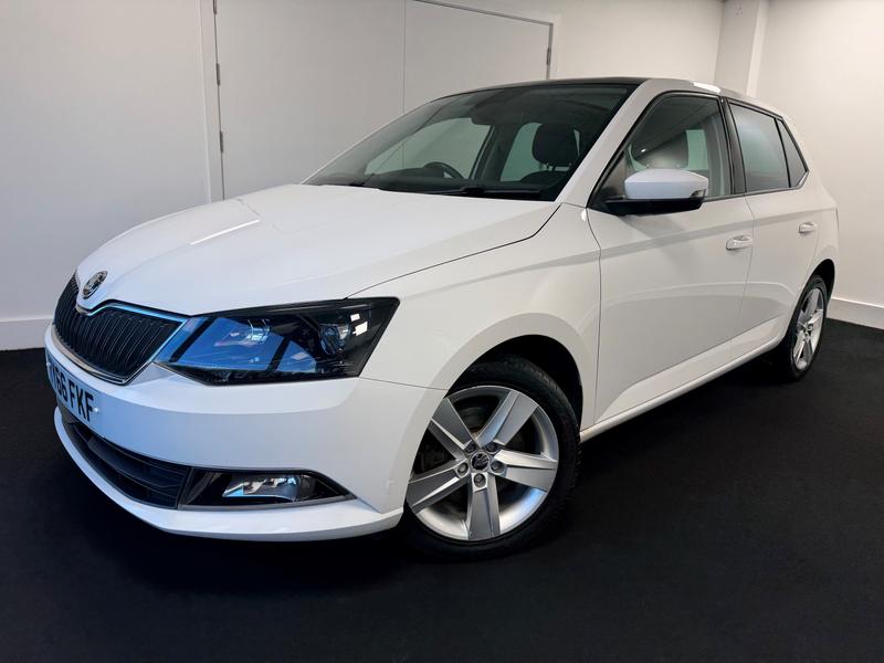 Skoda Fabia Photo d6c151f7-7a48-438e-8966-cd99495de386.jpg