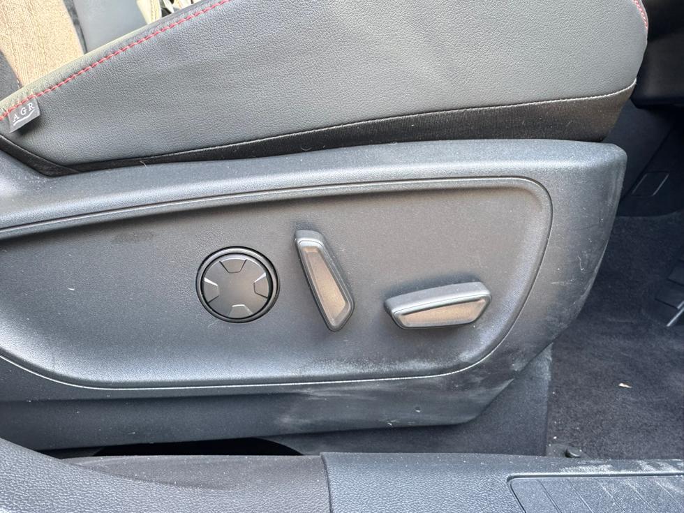 Ford Kuga Photo d6c3a4d2-1c9c-4ffe-9f1c-a54578804b02.JPEG