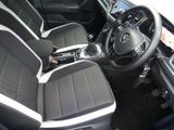 Volkswagen T-Roc Photo 15