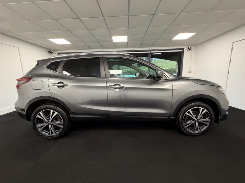 Nissan Qashqai Photo d6c9323f-90a1-4474-8a3d-a4e8a3491c16.jpg