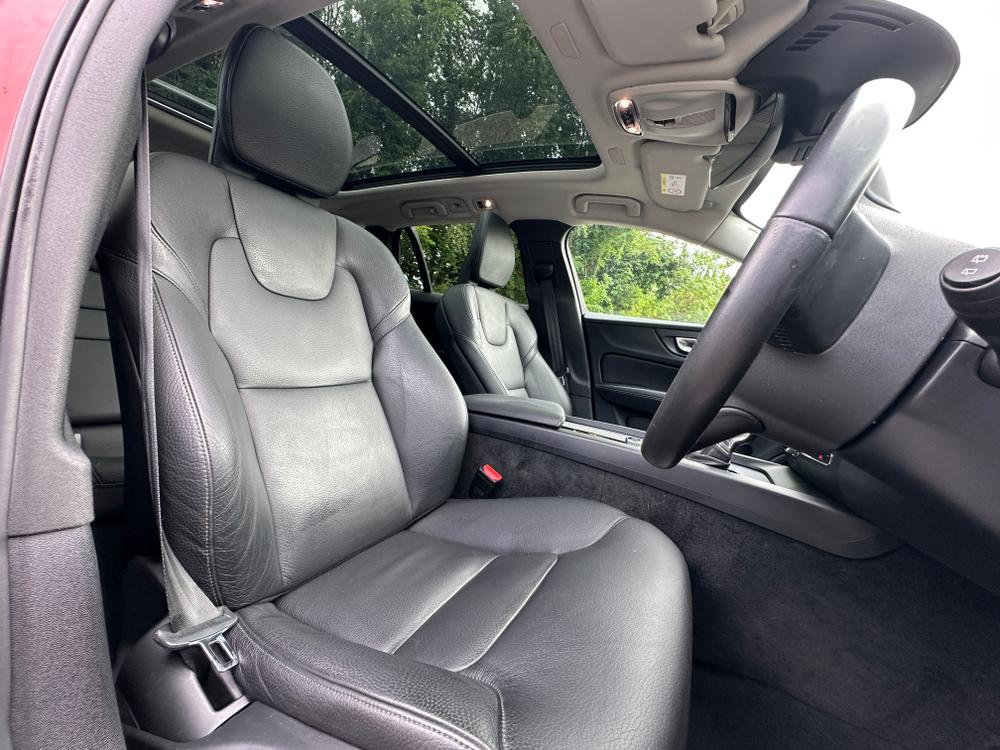 Used Volvo V60 KP69LTY 21