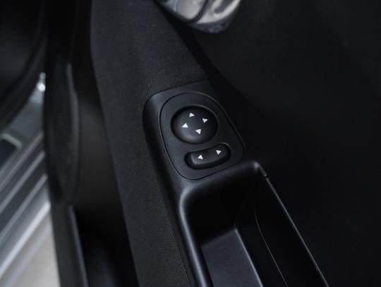 Abarth 595 Photo d6e41db6-2afa-4ba4-b15e-18ddcb0678cd.jpg