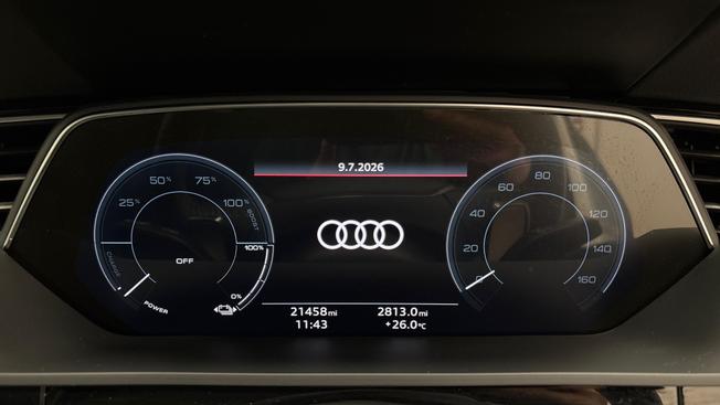 Audi Q8 e-tron Photo 9
