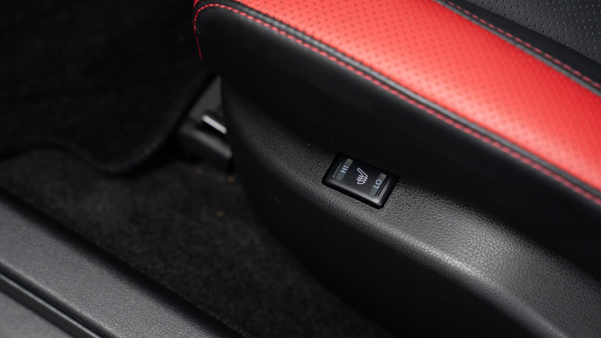 Nissan GT-R Photo d6f22b0e-3634-499a-b8f8-eea3522b1c25.jpg